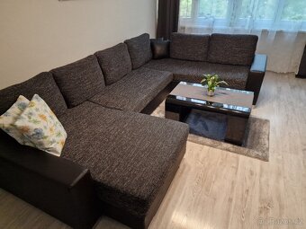 Kompletní obývací pokoj – sedačka do U, stěna a stolek (možn - 8