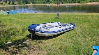 Nafukovací člun Blue Line 320 + motor Honda 8 HP - 8