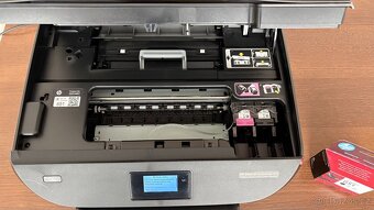 Funkční barevná tiskárna HP DeskJet IA 5575 All-in-One - 8