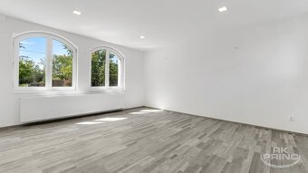 Rodinný dům 6+kk, na pozemku 1.044 m2, obec Měchenice, Praha - 8