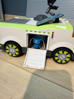 Playmobil set 6692 & 70108 - 8