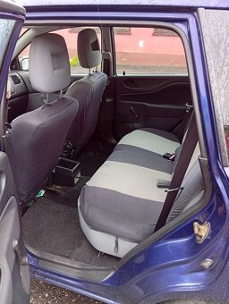 Mitsubishi Space Star 1.3 rok 2002 - 8
