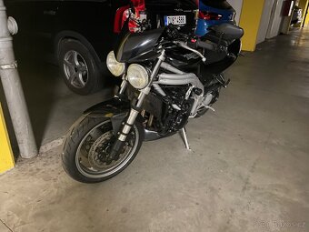 Triumph speed triple 955i - 8