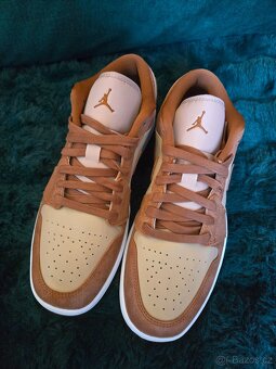 Nike Air Jordan 1 Low SE tenisky - 8