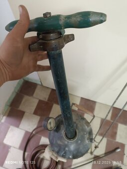 Retro starý mosazný měděný postřikovač - 8