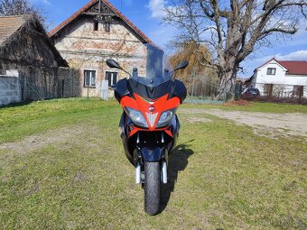 Aprilia SR MAX 125 - 8