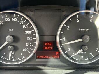 BMW E90 318i automat - 8