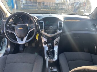 CHEVROLET CRUZE 2.0 VCDI 120KW ČR 2012 - 8