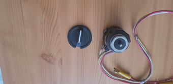 Elektromag.spínač startéru+115939108 Ovladač topení Favorit - 8