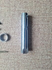 Koženková brašna s nářadím na motorku, stavební stroje apod. - 8