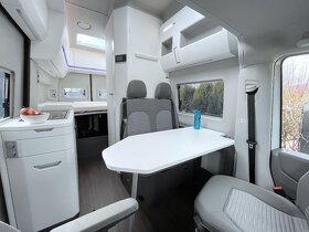 VW Grand California pro 4 os. - neomezené km - 8