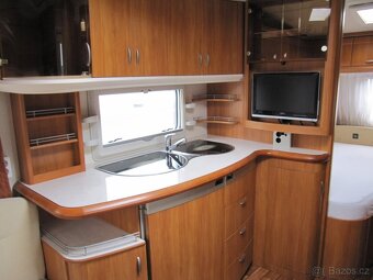 Prodám karavan Hobby 495 ufe,model 2008 + mover + předstan. - 8