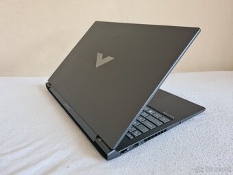 HP Victus 16,1" / 144 Hz / i7-13700H / RTX 4050 / 16 GB - 8