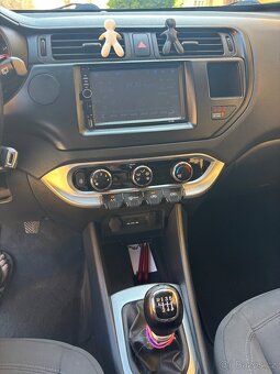 Kia Rio - 8