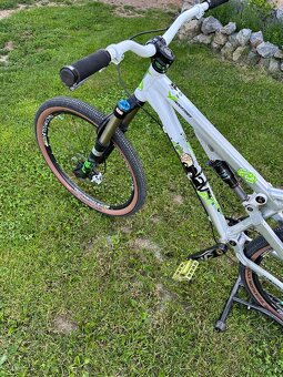 Slopestyle YT Industries PLAY - 8