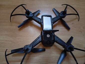 dron swift s kamerou od firmy vanguard drone - 8