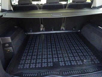 Volkswagen Touran 2.0TDI - 8