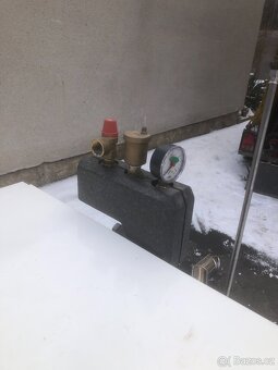 Prodám  kotel na olej 27 -35 Kw - 8