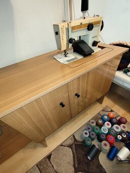 Šicí stroj - 8