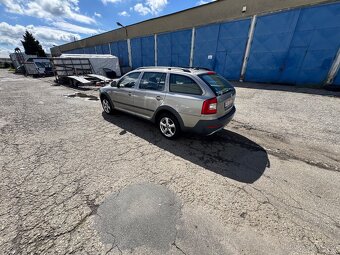 Skoda octavia 4x4 scout 2.0 tdi 2009 - 8