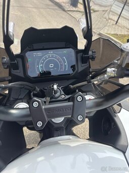 CF MOTO 700MT Premium vč. kufrů - 8