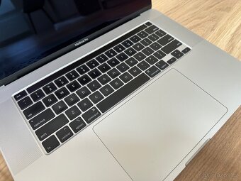 Apple MacBook Pro 16" i9/64GB RAM/2TB SSD/Radeon 8GB/A2141 - 8