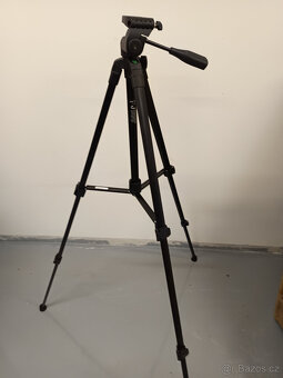 Laser se stativem - 8