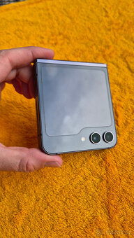 Samsung Galaxy Z Flip 5 - 8