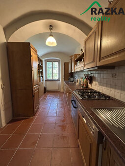 Prodej usedlosti s rozlehlými pozemky v obci Dolní... - 8