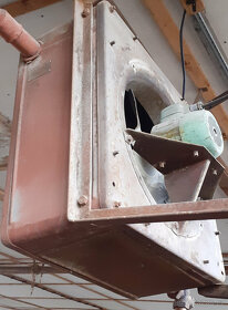 Teplovodní ohřívač vzduchu se žaluziemi a ventilátorem - 8