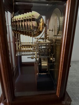 Krásný hodiny s zvonkohrou a datumem - 8