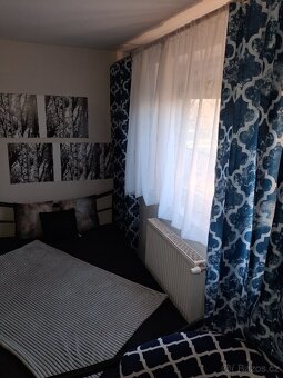 PRONAJMU KRÁSNÝ A SLUNNÝ ZAŘÍZENÝ BYT S VENKOVNÍM POSEZENÍM - 8