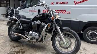 Suzuki 1400 Intruder - 8