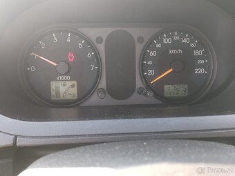 Ford Fiesta 1,3 benzín - 8