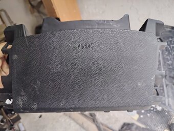 Věci na Hyundai I40 - 8