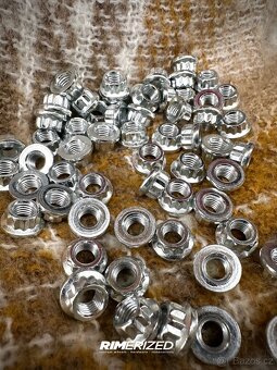 M7x32mm Šrouby a matice do vícedílných kol. - 8