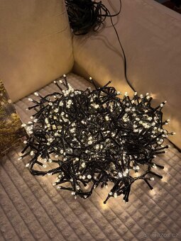 Vánoční stromek 180cm, včetně LED osvětlení, pěkný. - 8