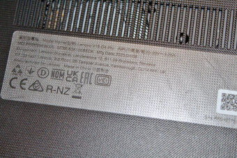 Lenovo V15 G4 IRU/i3-1315U/15,6"/FHD/8GB/512GB/UHD/W11H - 8