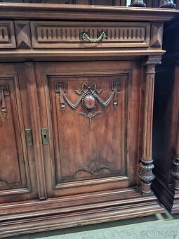 Starožitný francouzský vyřezávaný příborník - 8