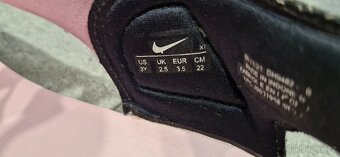 NIKE dívčí, dětské papuče, sandále, boty vel.33,5 - 8