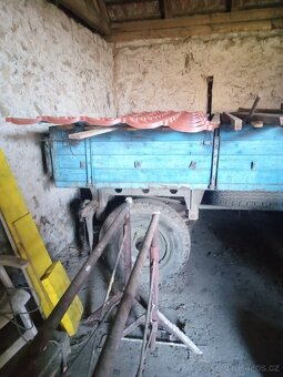 Traktor s vlekem (sklopný) - 8