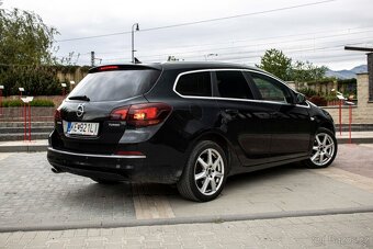 Opel Astra Sport Tourer ST 1.4 Turbo 140k Cosmo - 8