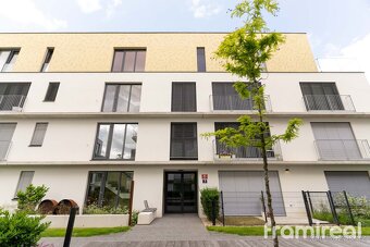 Pronájem bytu 2+kk s terasou a parkovacím stáním, 53 m2 - Pr - 8