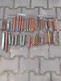 Prodám díly a nože na soustruh. - 8