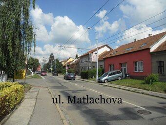 Větší pokoj Slatina ul. Matlachova, parkování - 8