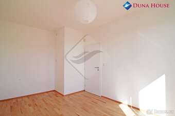 Pronájem bytu 64 m² s terasou 100 m² - 8