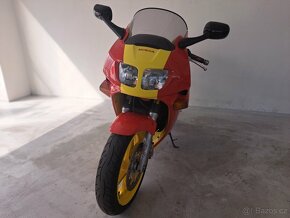 Honda VFR 750F - 8
