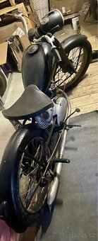 ČZ 125 motorka veterán - 8