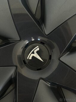 Poklice Tesla 3 18” - 8