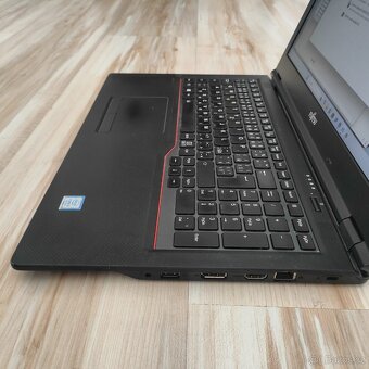 Fujitsu Siemens-15.6"/Intel i3-7th/8GB/256 GB SSD/Win 11 - 8